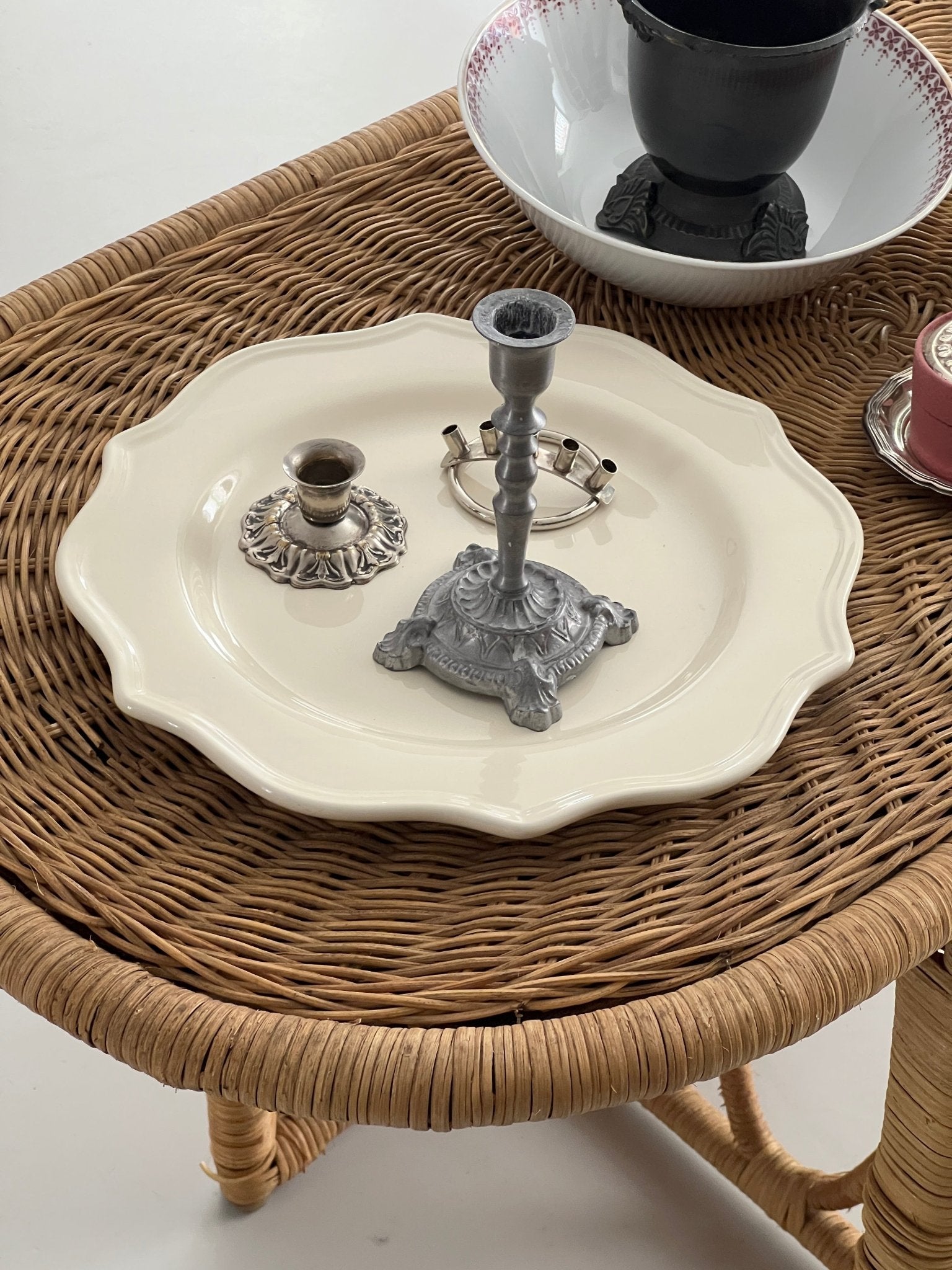 Scalloped platter - NEROLI