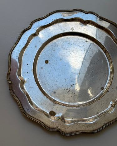 Scalloped platter - NEROLI
