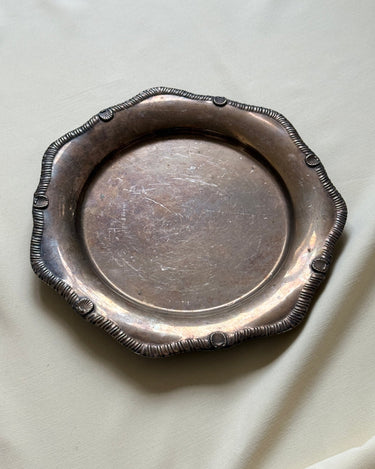 Scalloped platter - NEROLI