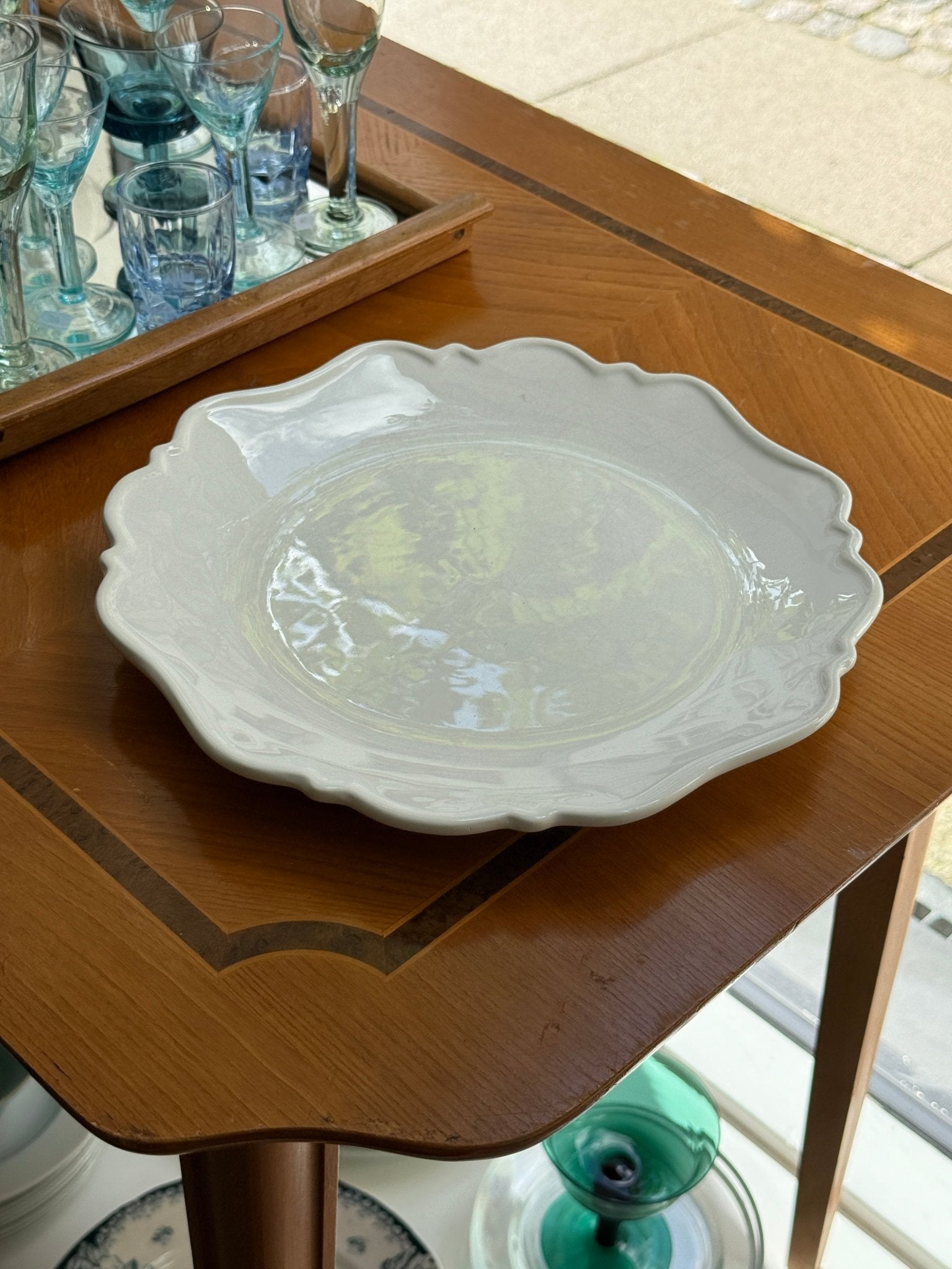 Scalloped platter - NEROLI