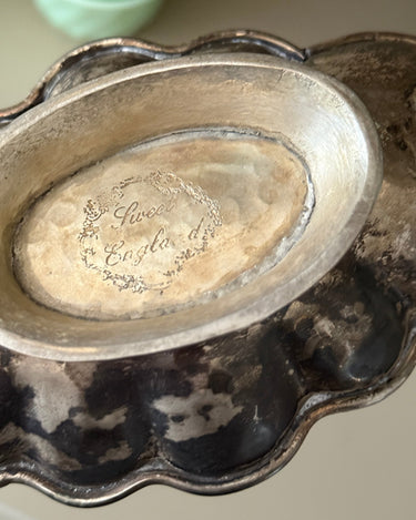 Scalloped serving dish - NEROLI