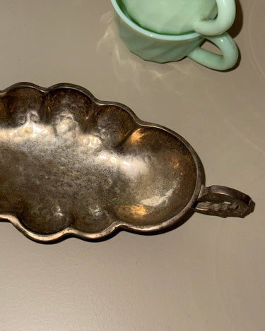 Scalloped serving dish - NEROLI