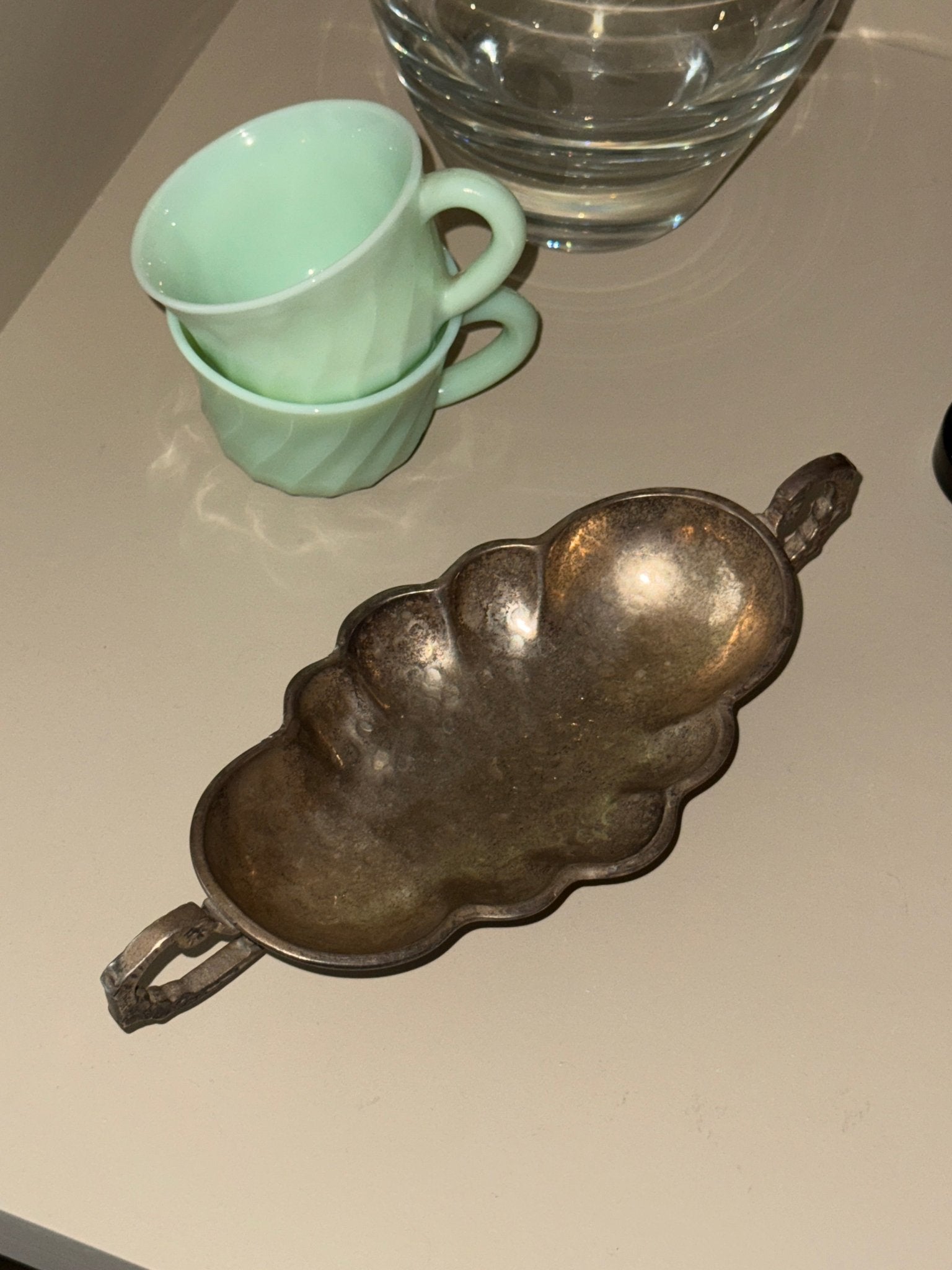 Scalloped serving dish - NEROLI