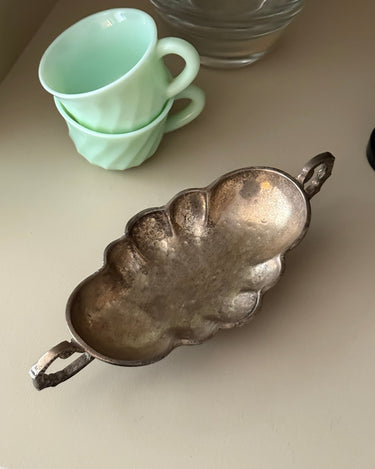 Scalloped serving dish - NEROLI