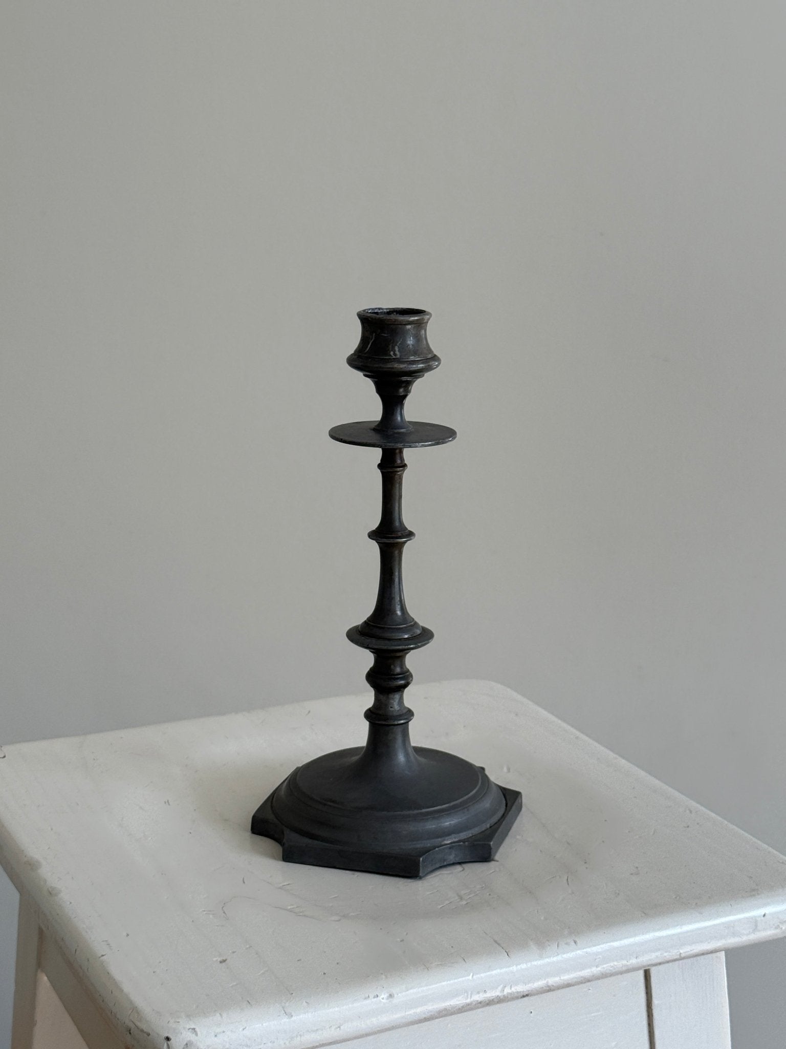 Sculptural candlestick - NEROLI