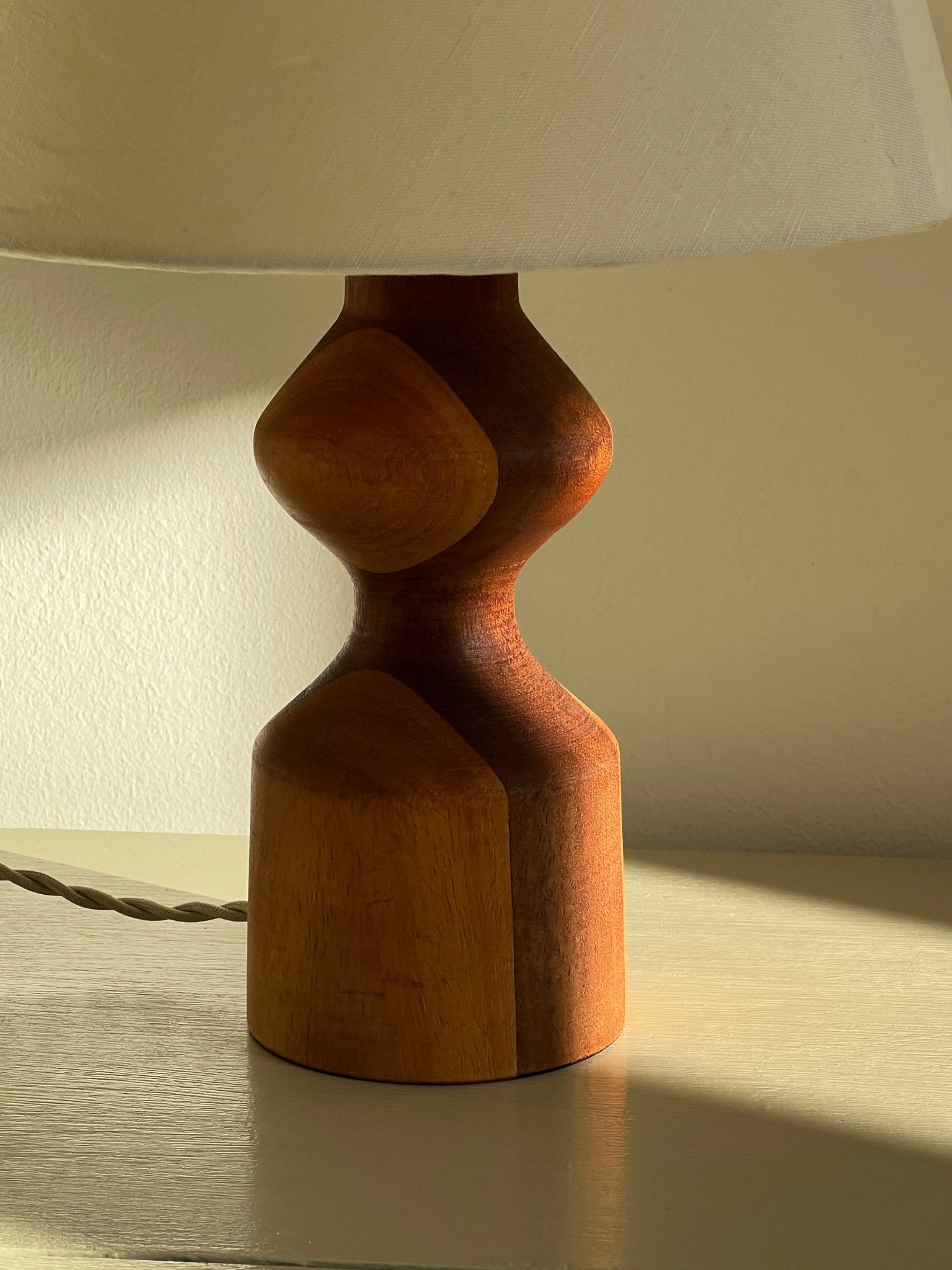 Sculptural table lamp - NEROLI