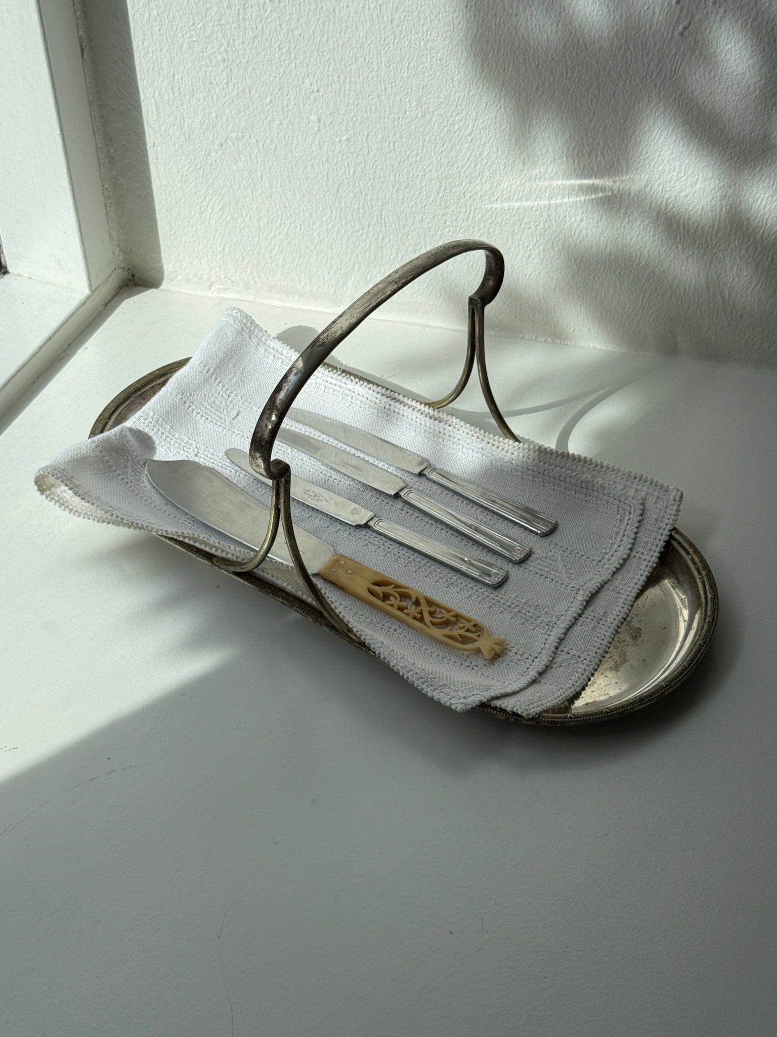 Silver plated basket - NEROLI