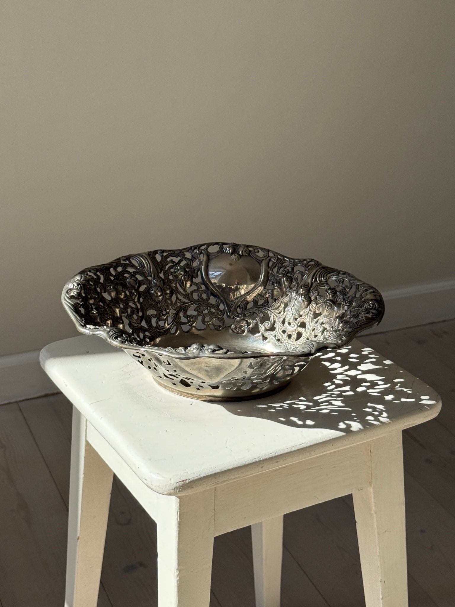 Silver plated basket - NEROLI