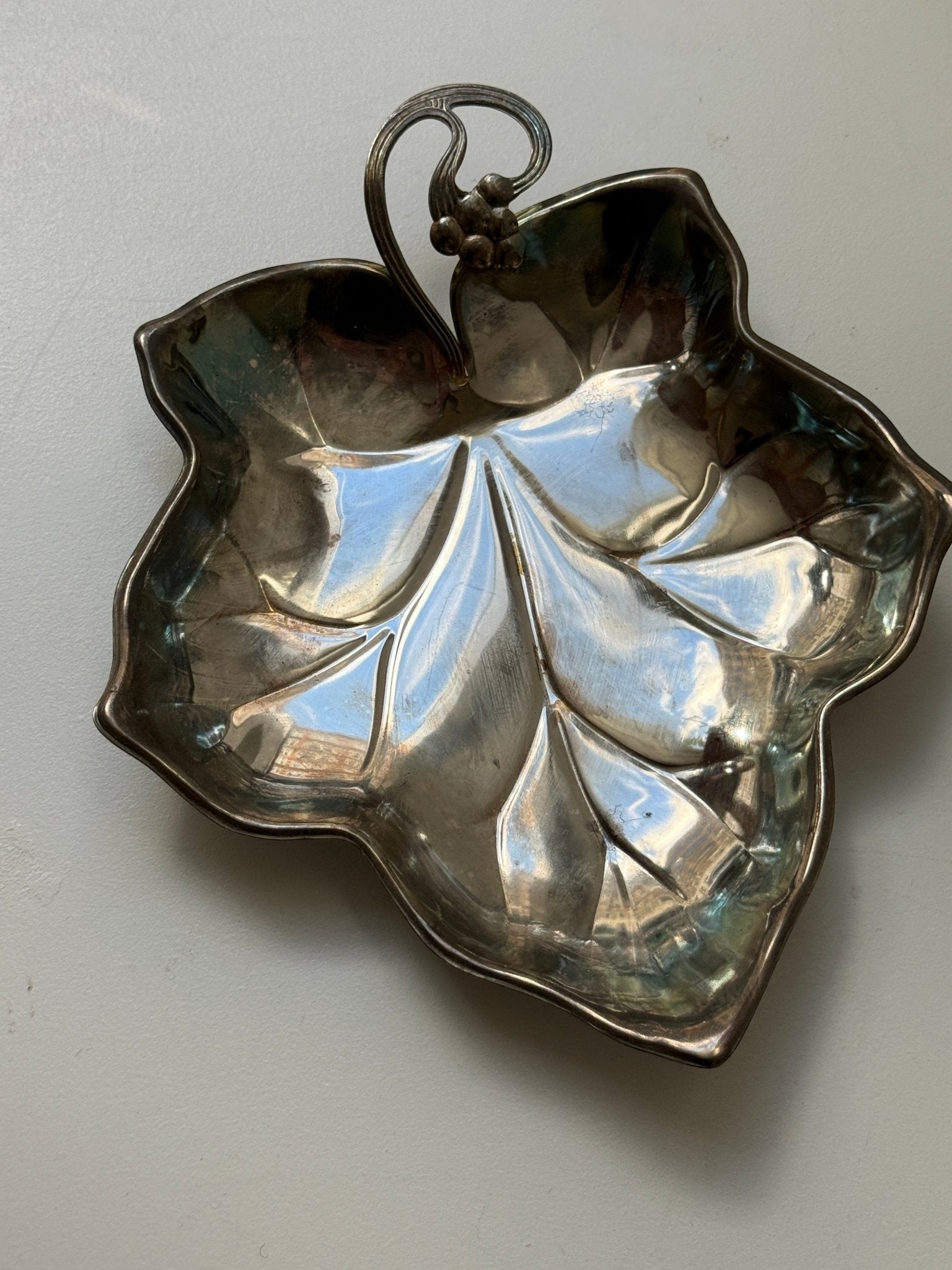 Silver plated leaf bowl - NEROLI