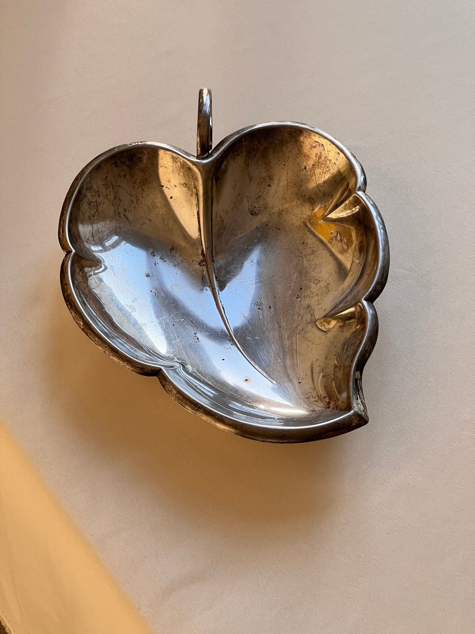 Silver plated leaf dish - NEROLI