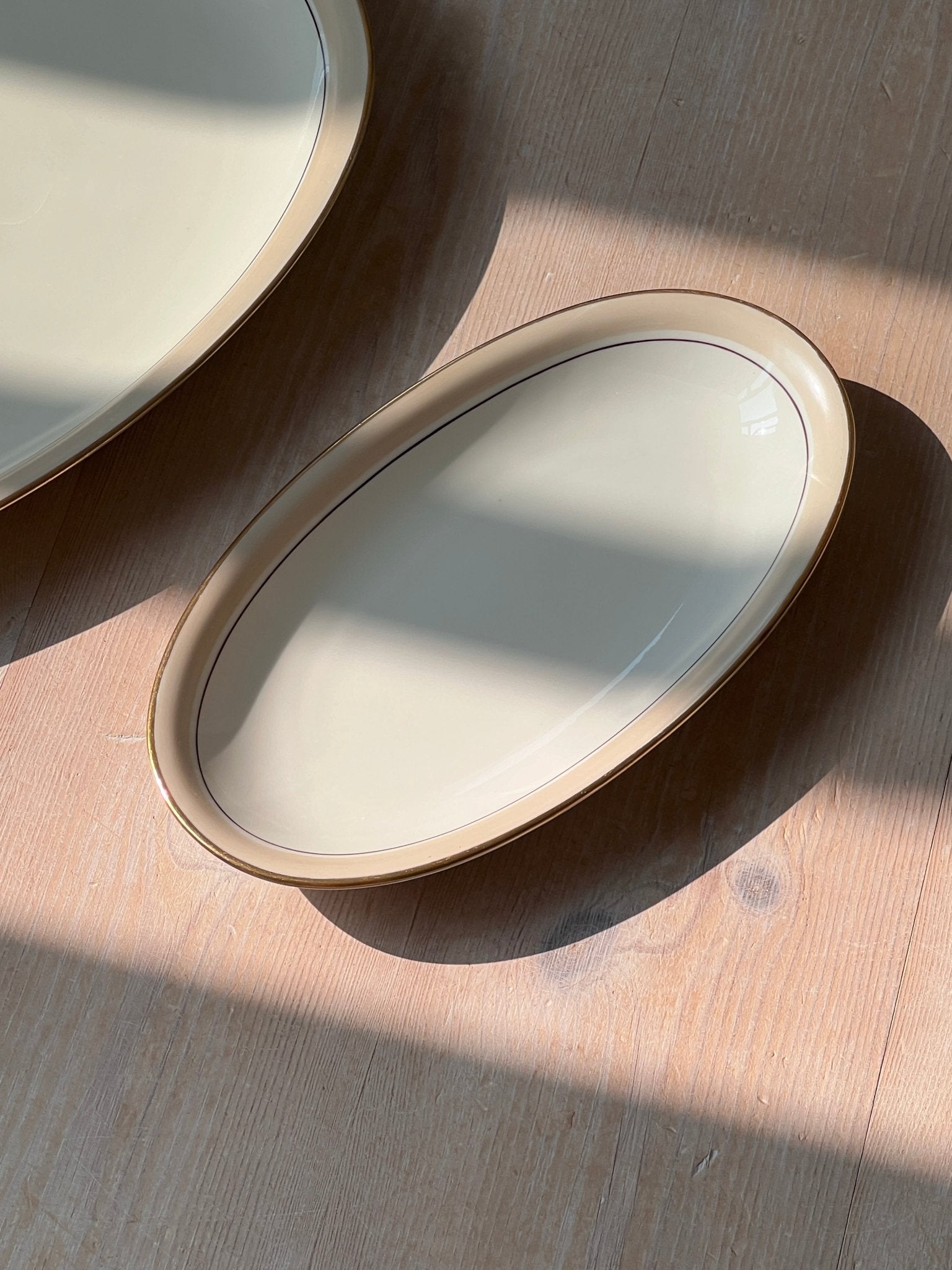 Small beige stripe dish - NEROLI