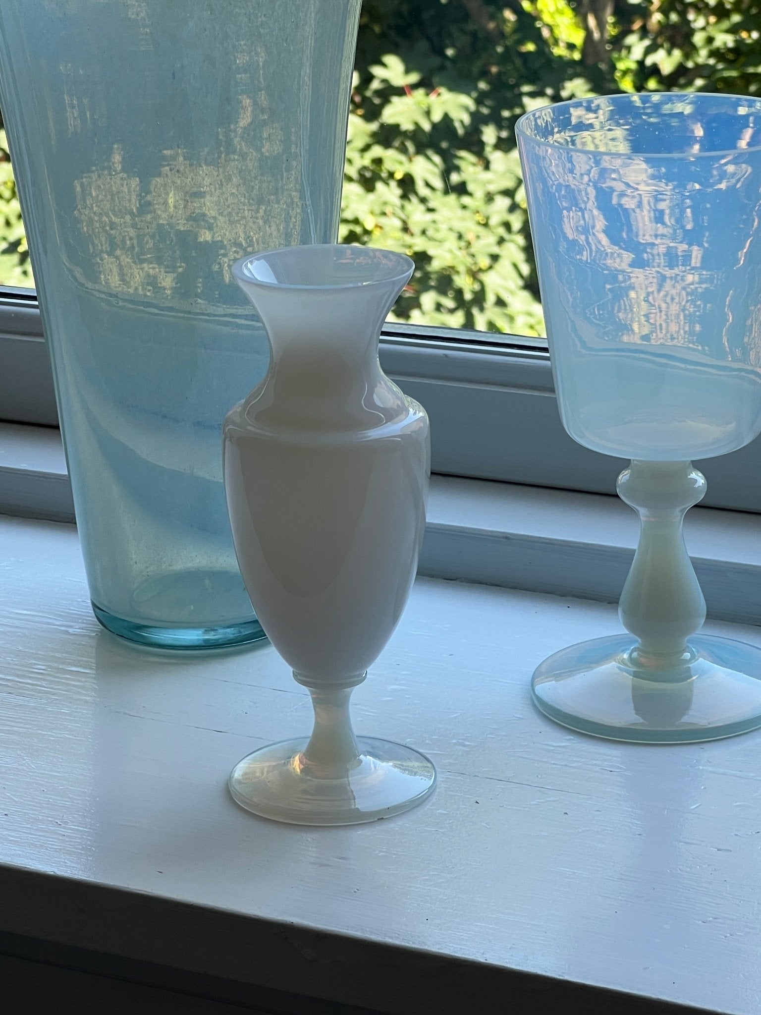 Small opaline vase - NEROLI