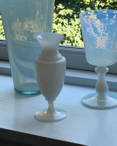 Small opaline vase - NEROLI