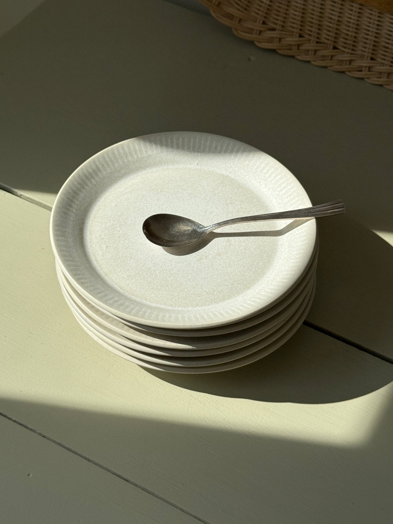 Stoneware cake plates (6 pcs) - NEROLI