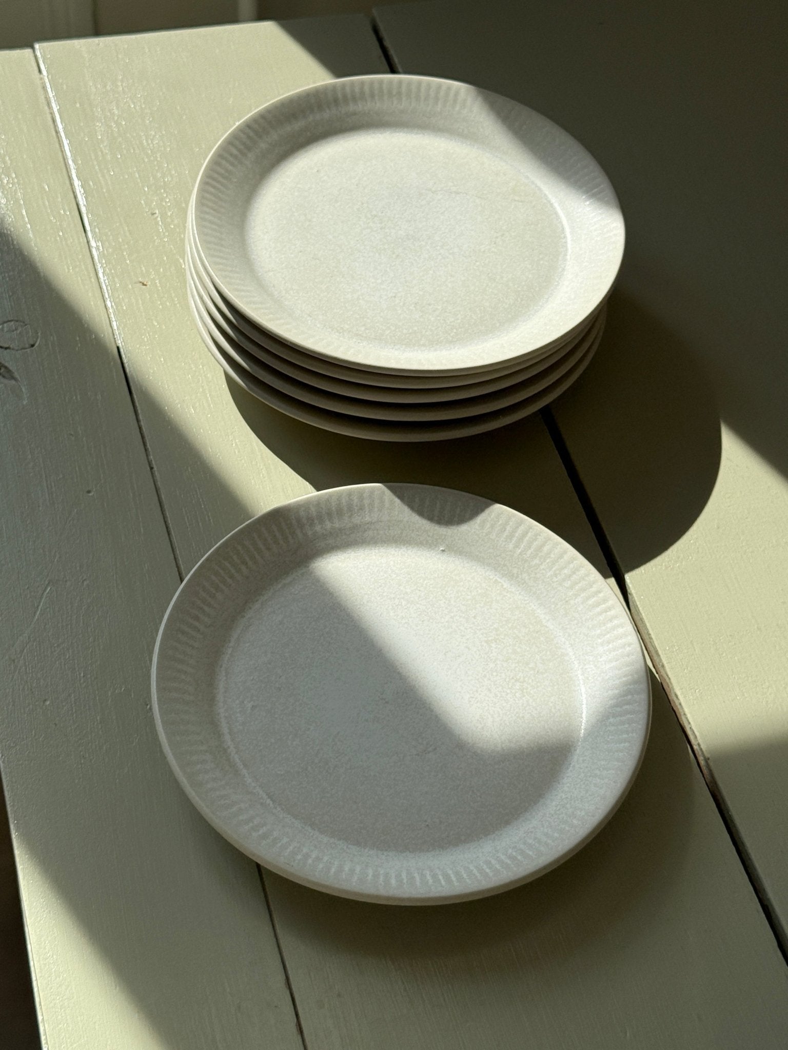 Stoneware cake plates (6 pcs) - NEROLI