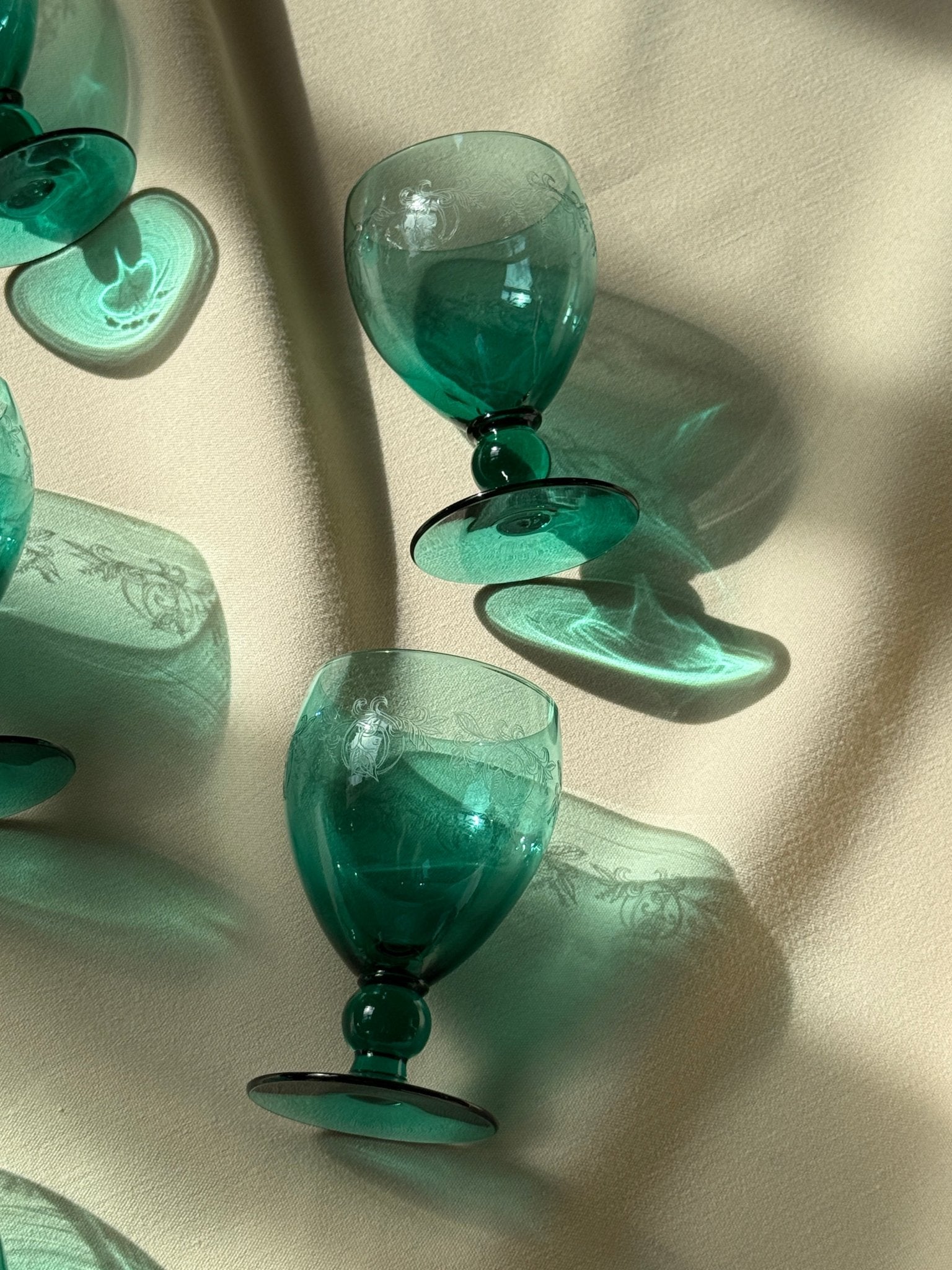 Turquoise wine glasses (7 pcs) - NEROLI