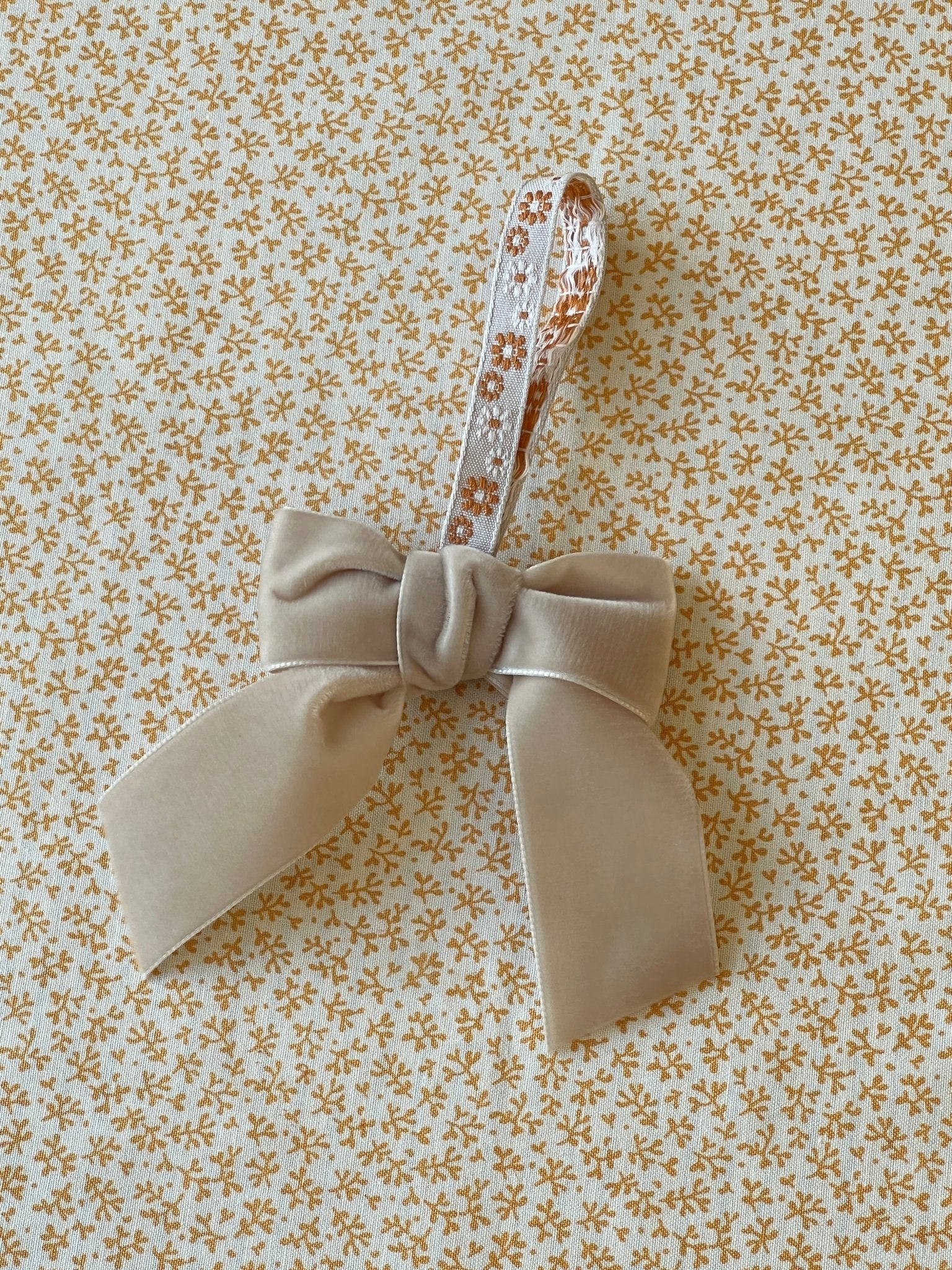 Velvet bow - NEROLI