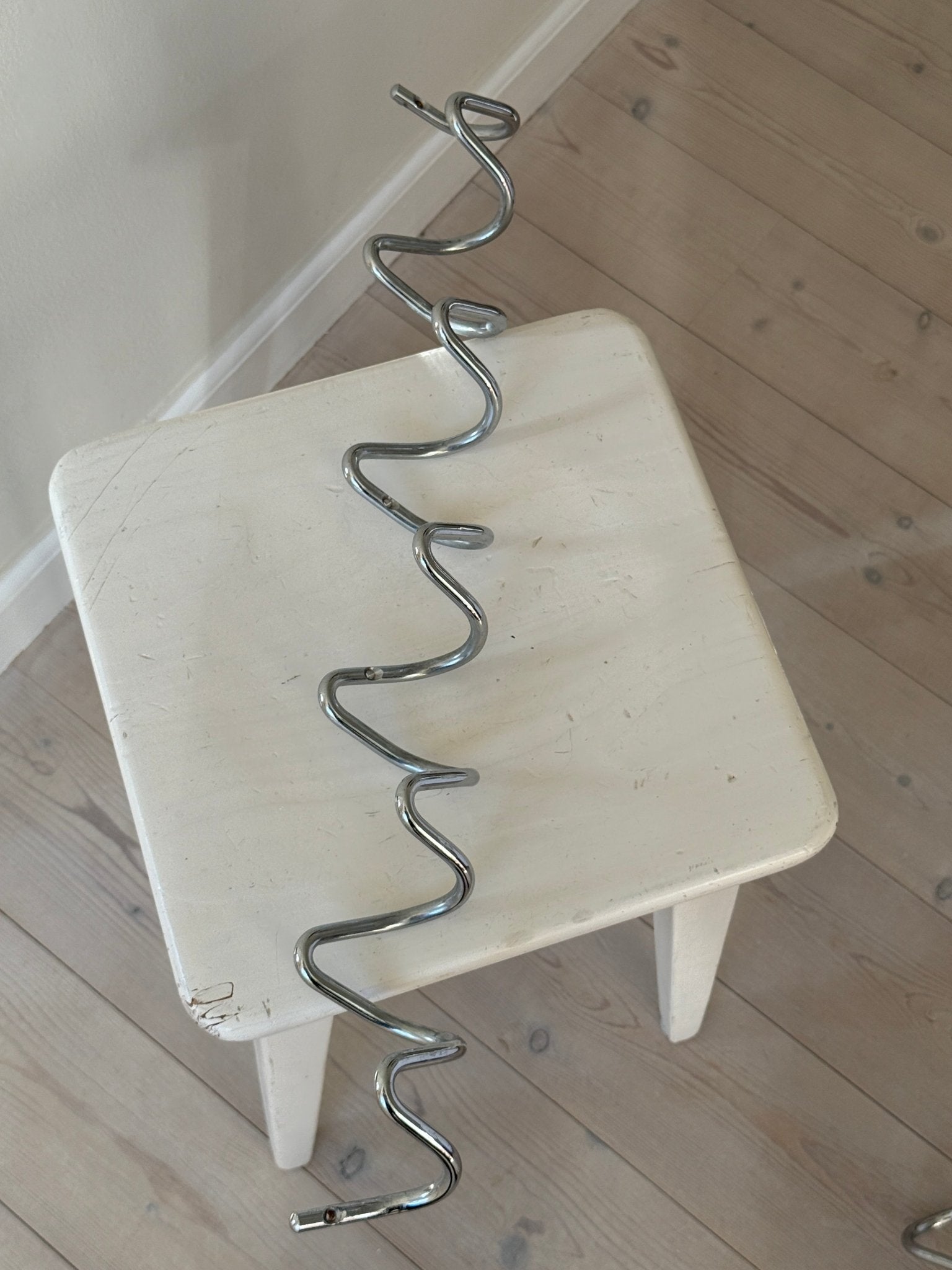 Wavy coat rack - NEROLI