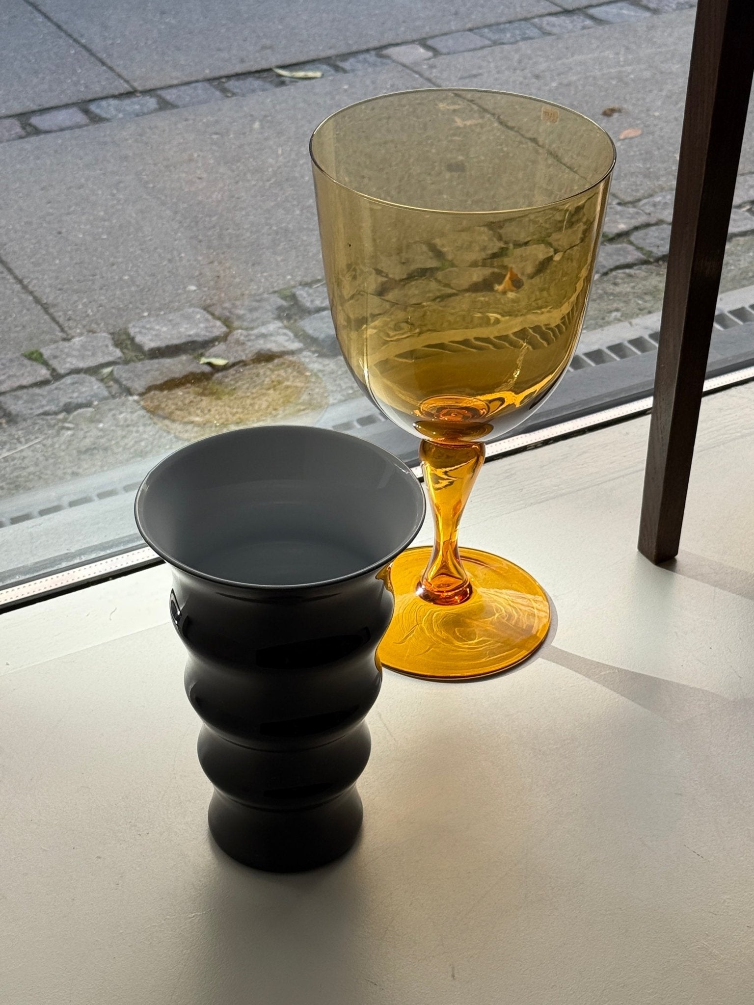 Wavy vase - NEROLI