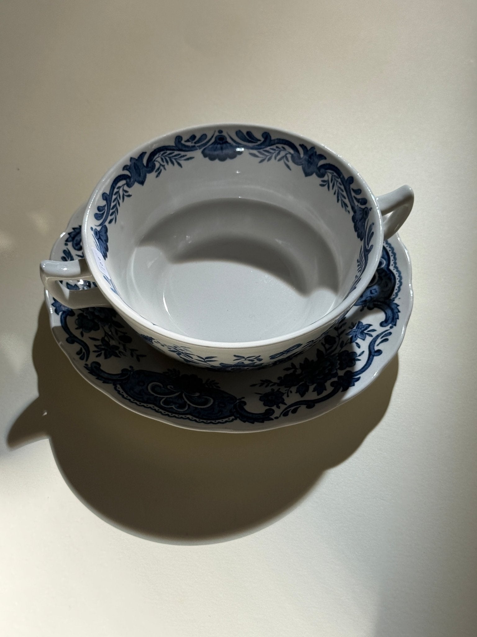 Windsor cups and saucers (7 sets) - NEROLI