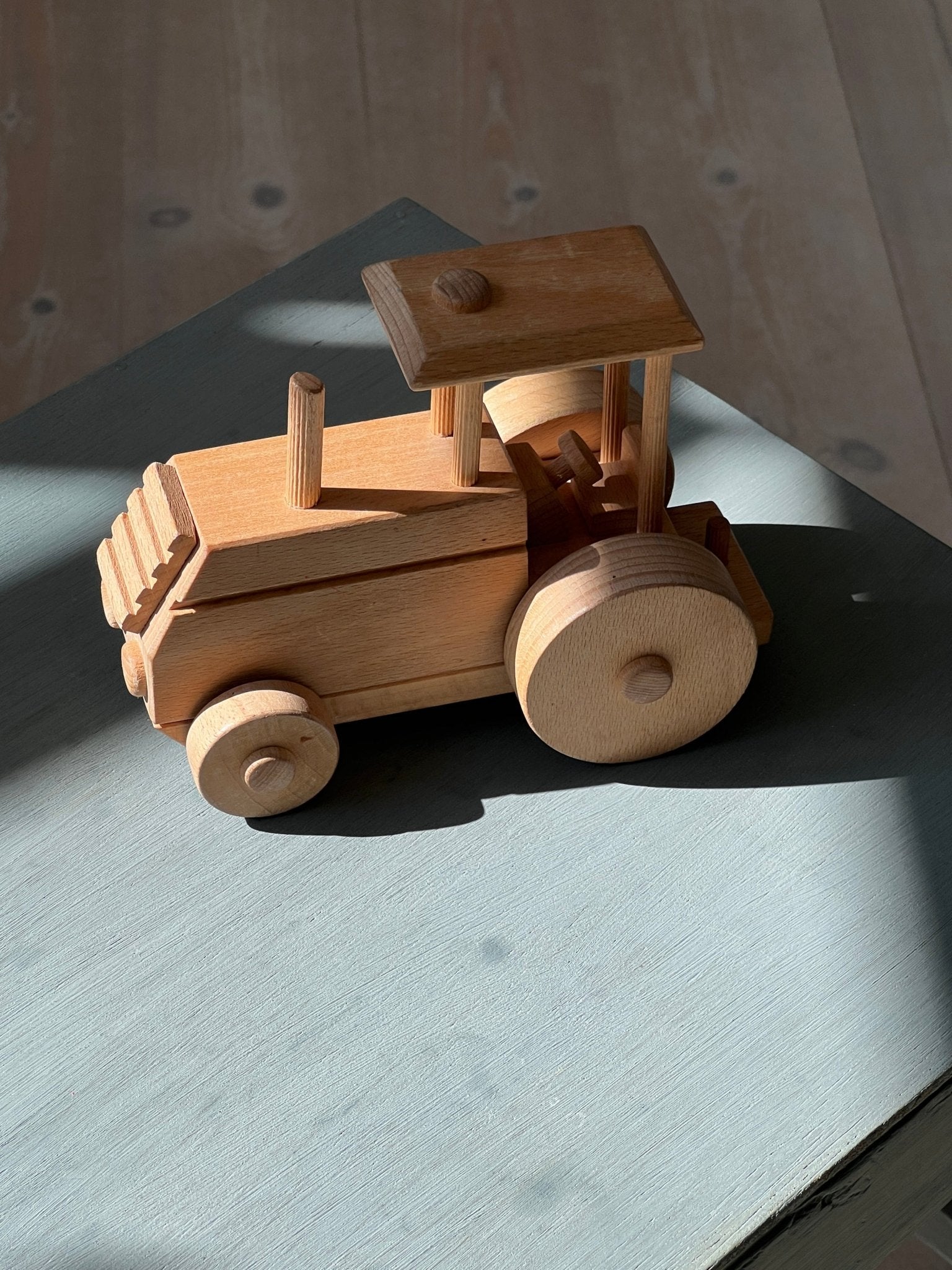 Wooden tractor - NEROLI