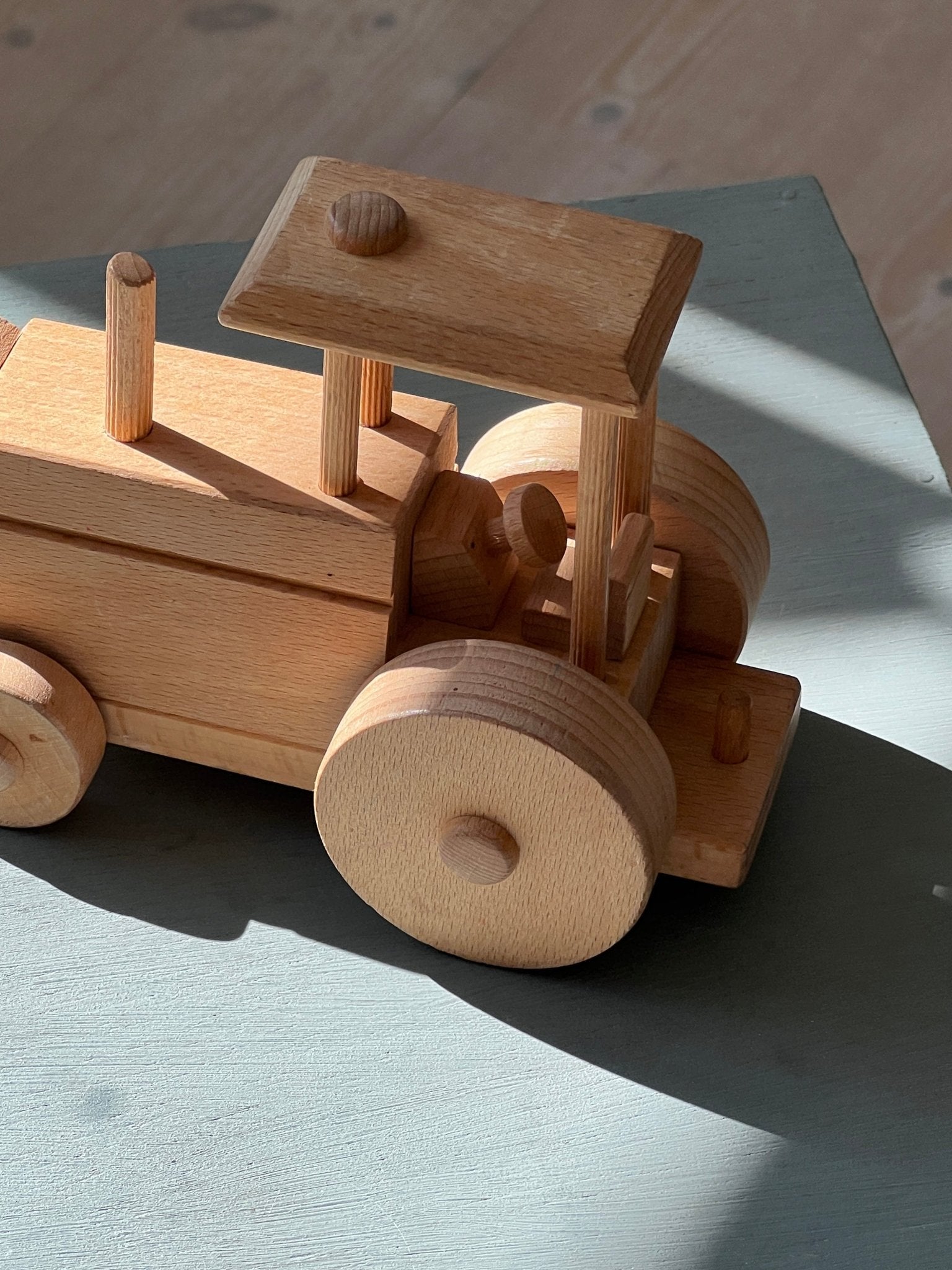 Wooden tractor - NEROLI