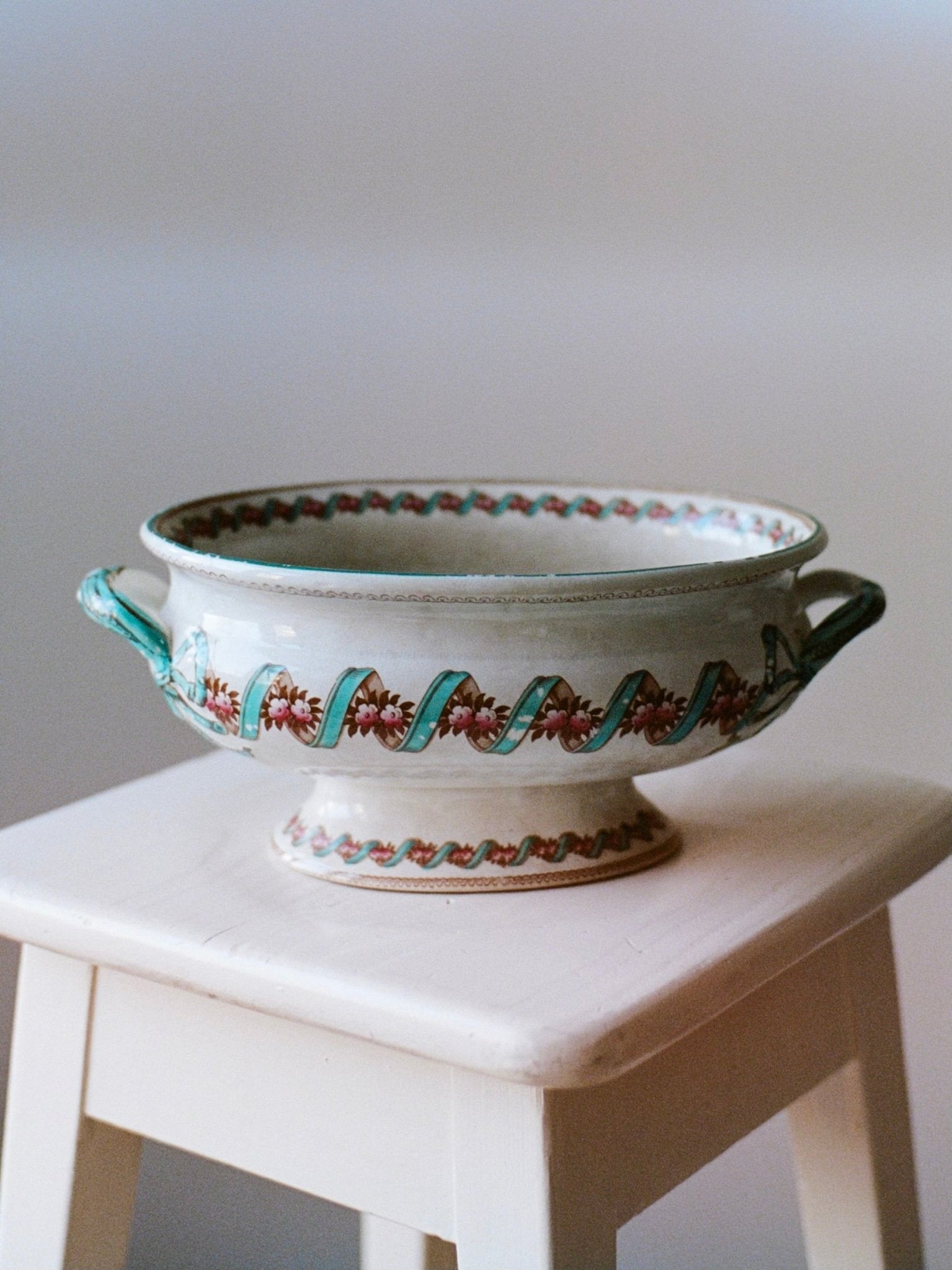 Antique tureen - NEROLI