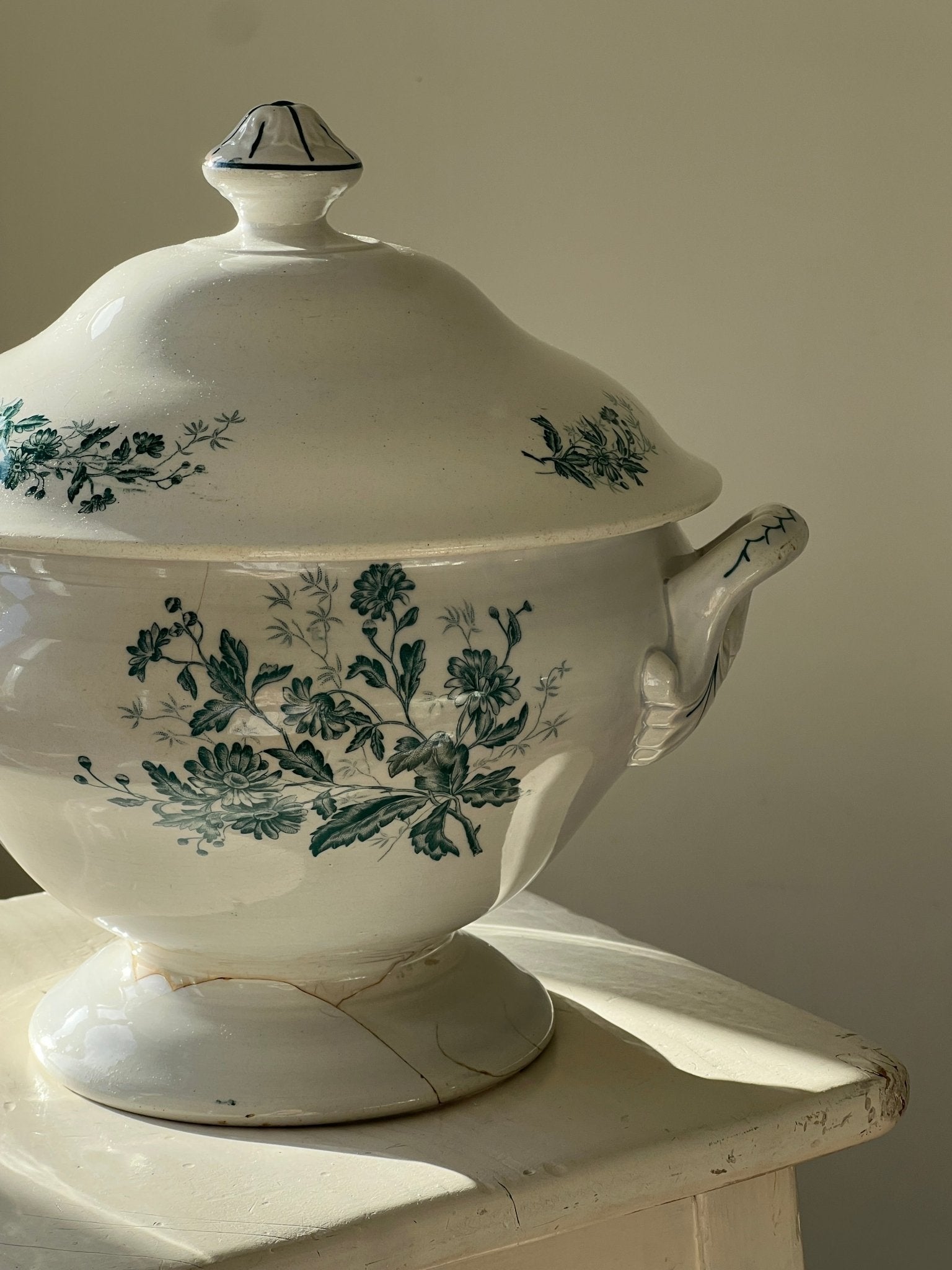 Antique tureen - NEROLI