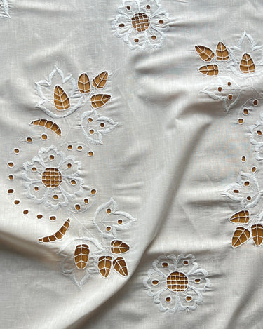 Embroidered tablecloth - NEROLI