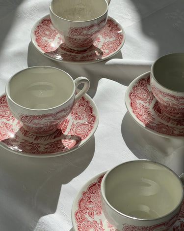 English cups and saucers - NEROLI