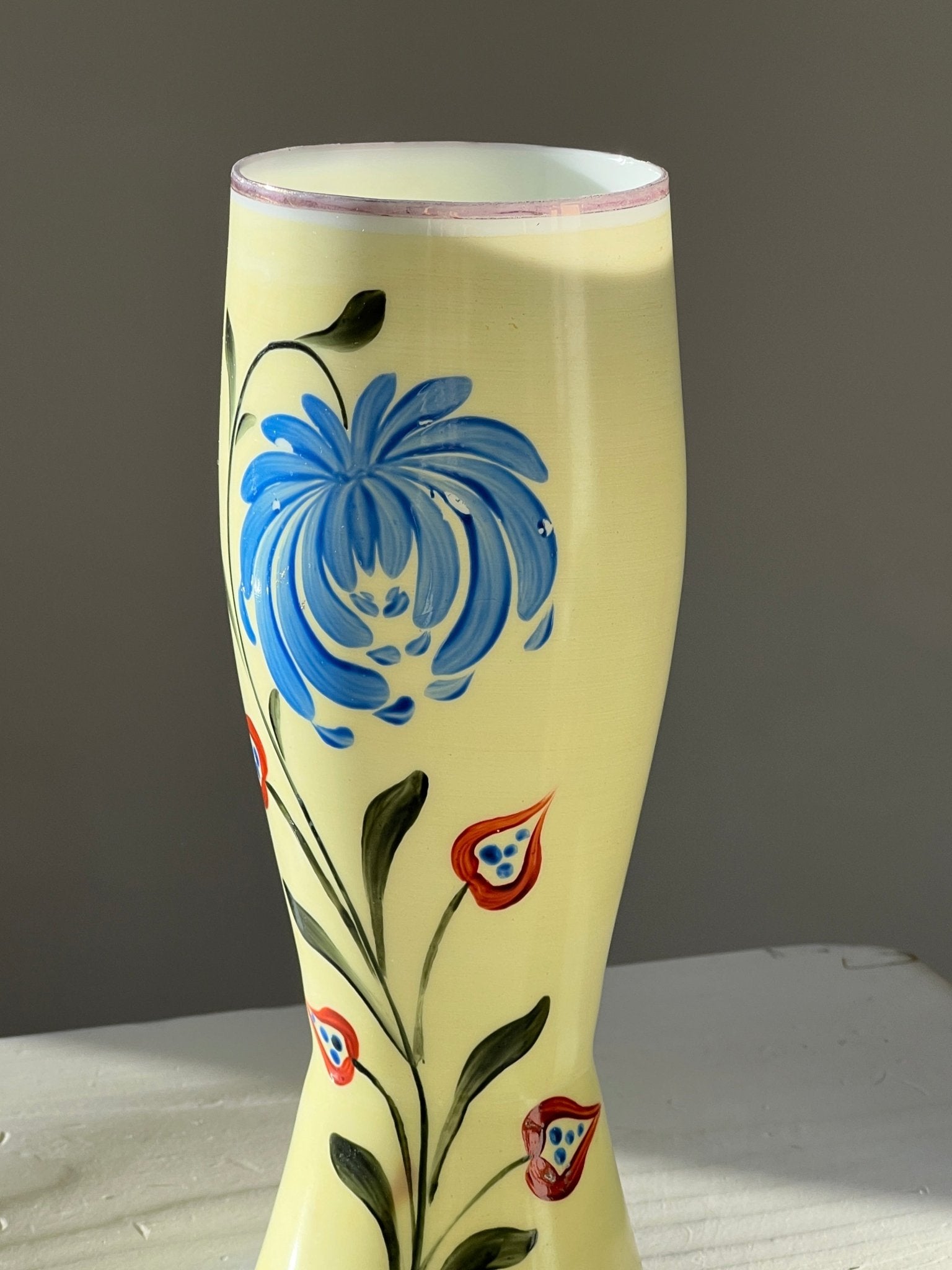 Handpainted opaline vase - NEROLI