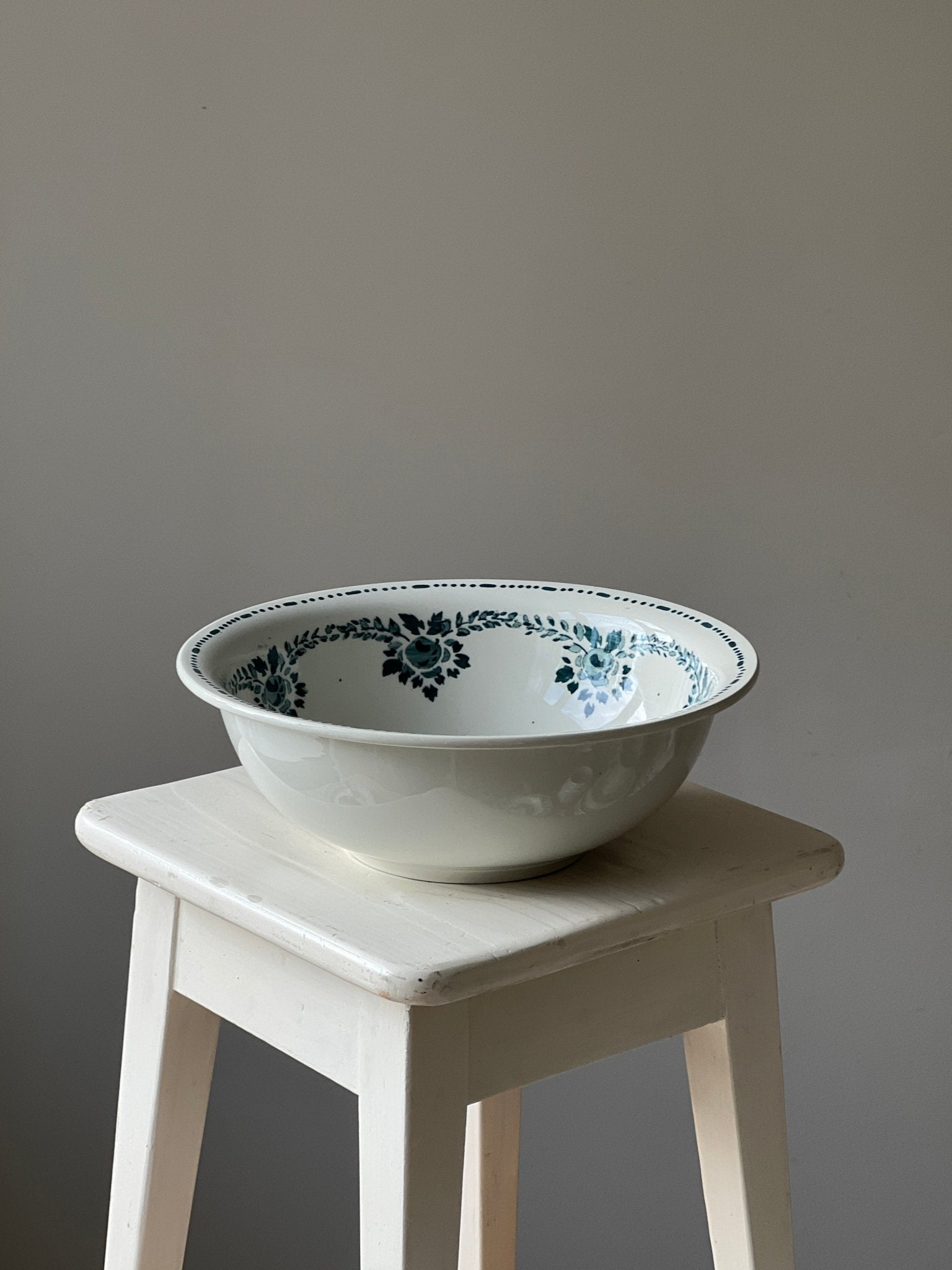 Large antique bowl - NEROLI
