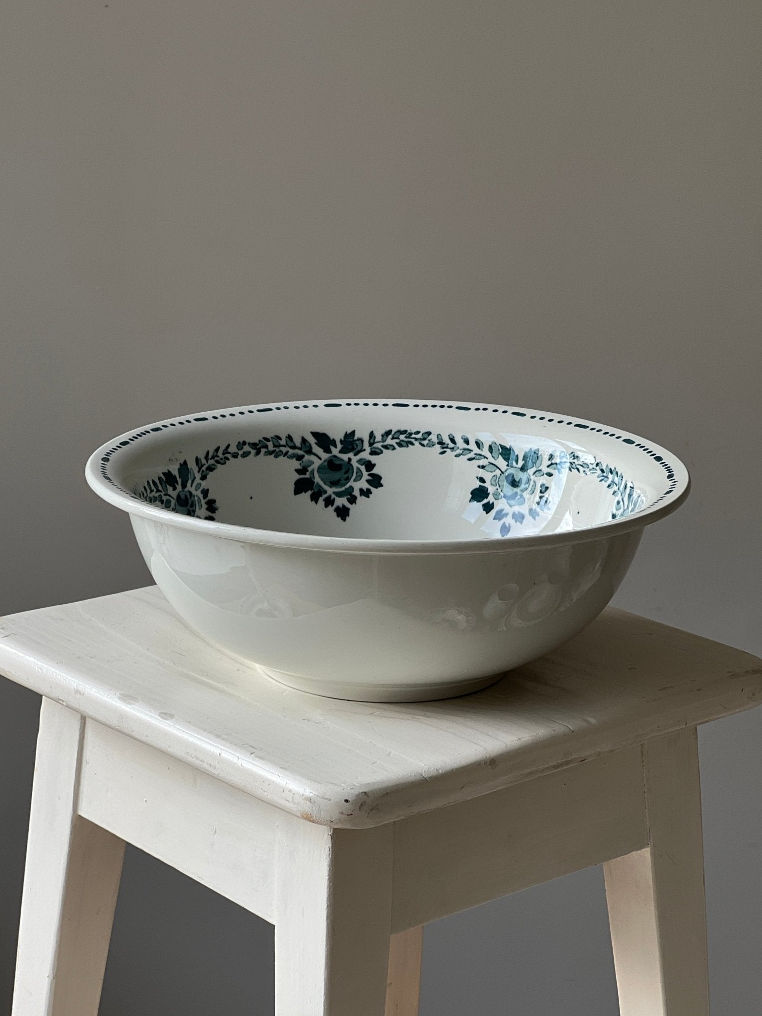 Large antique bowl - NEROLI