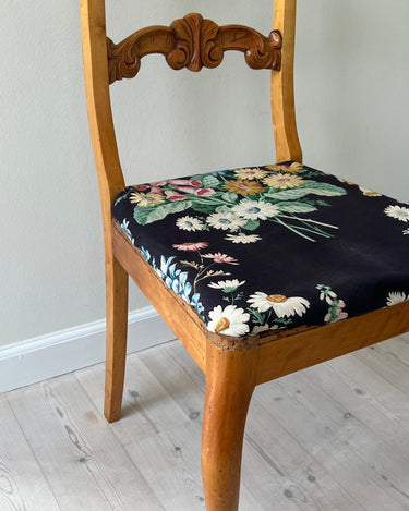 Wooden chair with floral seat - NEROLI